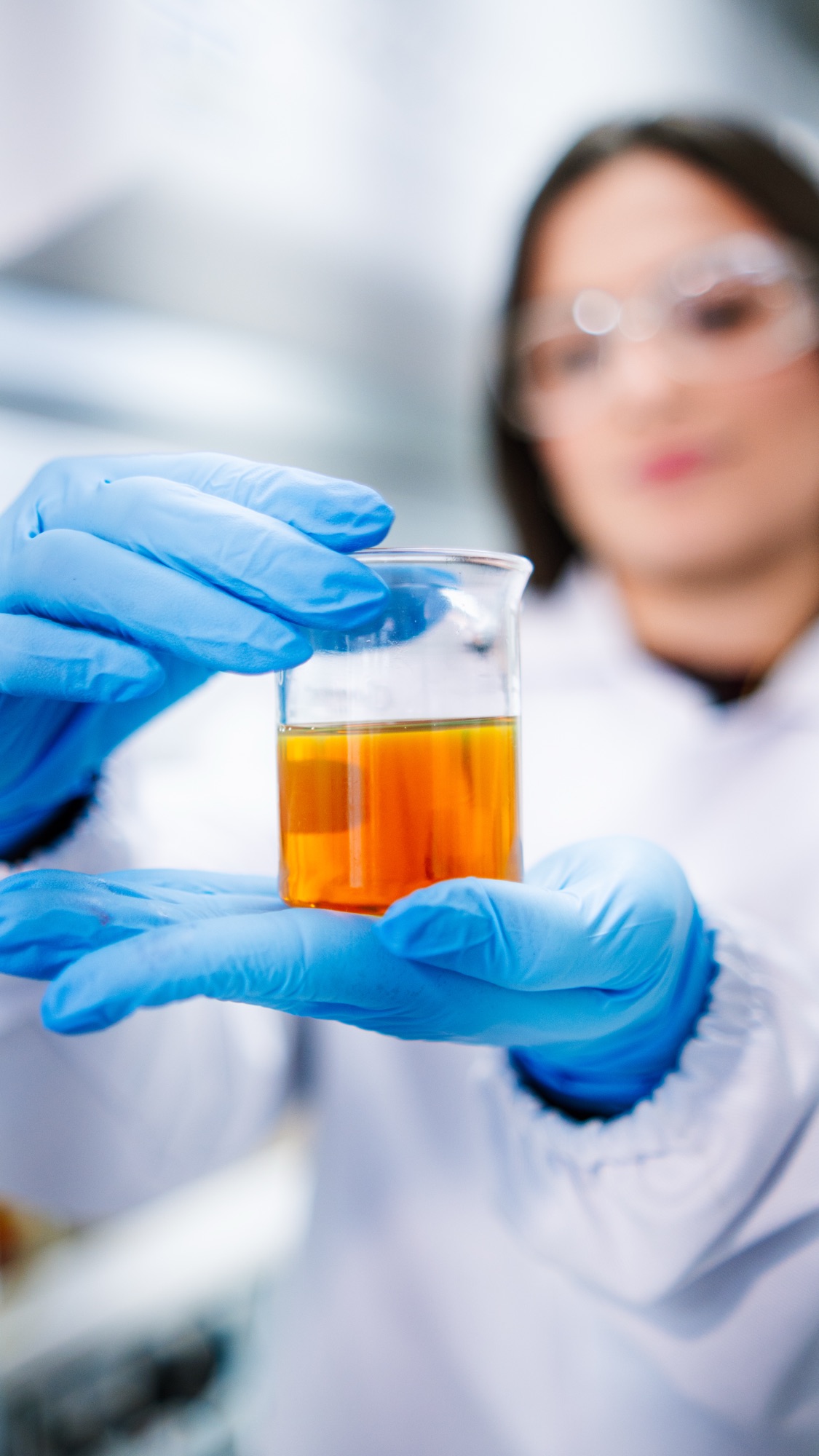 Laboratório técnico da AIVA realizando ensaios de qualidade