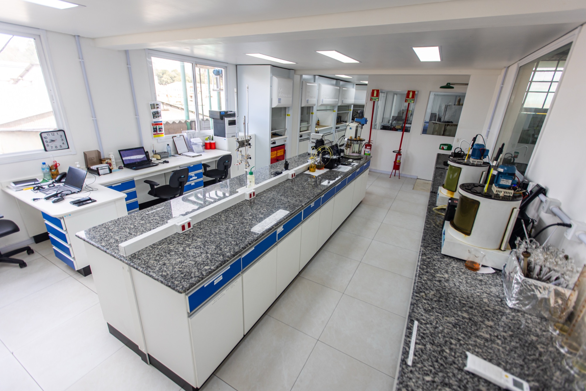 Laboratório próprio da AIVA